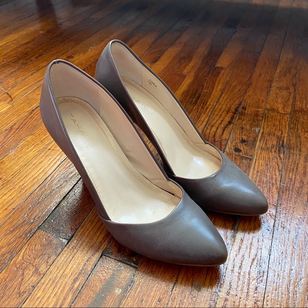 Tahari Pumps